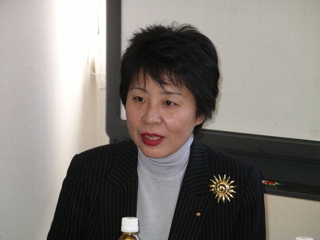 「上川陽子議員」